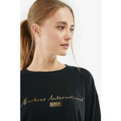 Barbour International Longline Metallic Logo Blanca Black T-Shirt -Barbour International Shop unnamed file 1671